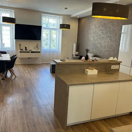 Luxusni V Centru Jihlavy Appartement